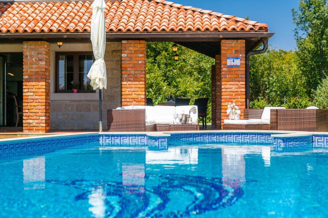 Villa Kamenica Kras 외부 사진